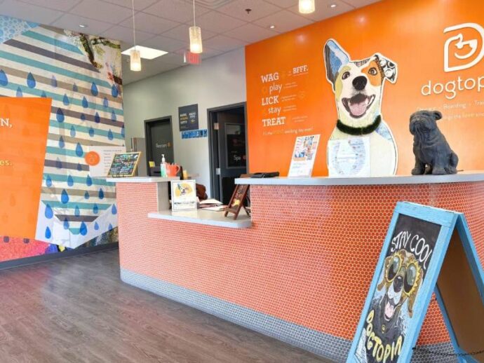 Dogtopia of Scottsdale-Raintree lobby